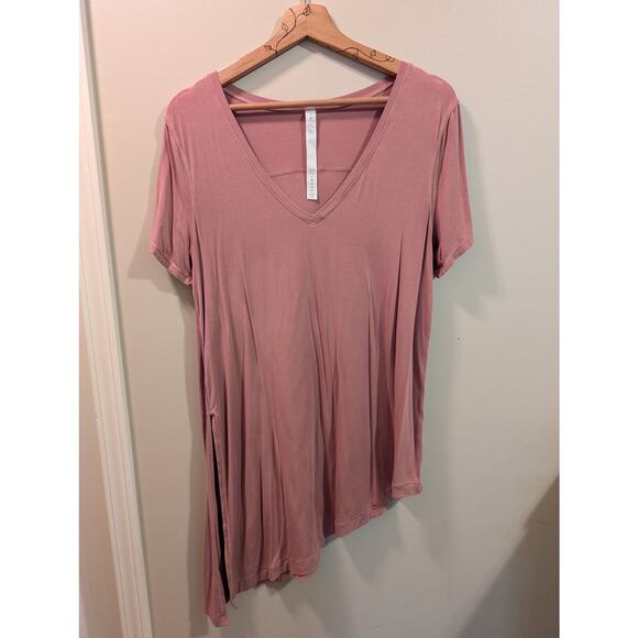 Lululemon To The Point Tee in Pink - Picture 3 of 4